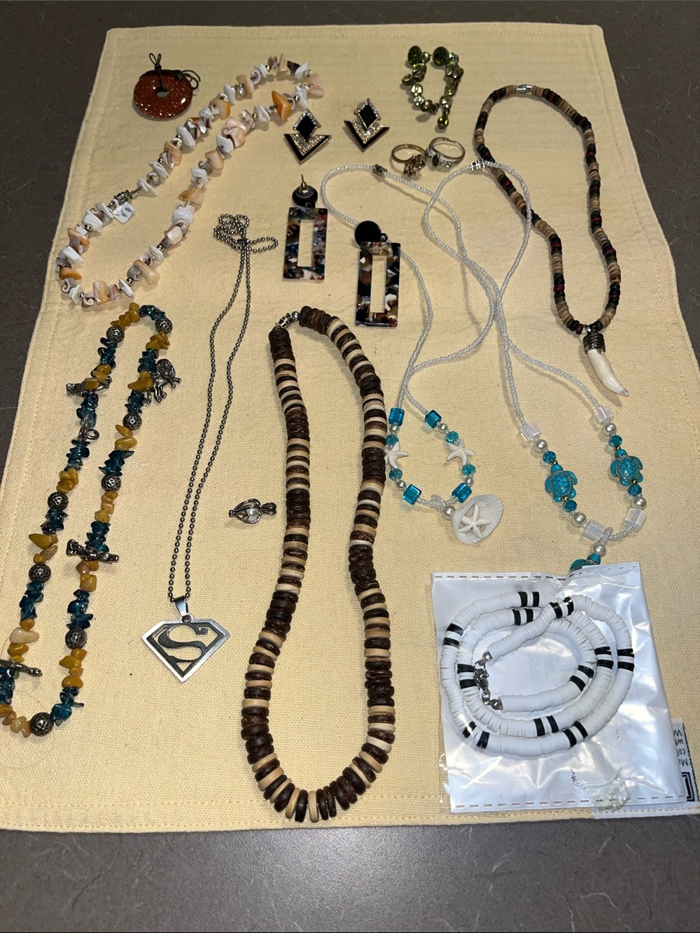 Misc jewelry lot - nice mix of jewelry